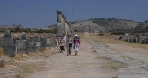 Main Street Volubilis with aquafer