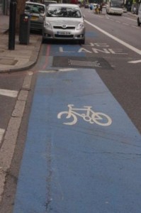 CS2 On A Sunday and at night, cars can park in our lane