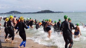 Off they all go. Green caps n the 1.6K Yellow caps for those who are nervous