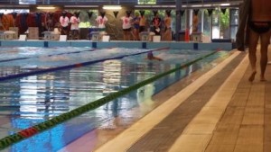 Jenny swims fly