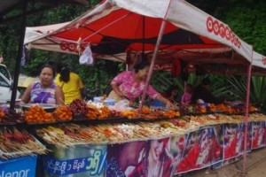 Food stalls at Kandawgyi Gardens