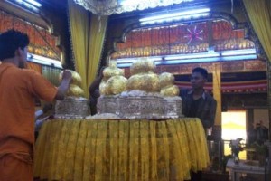 The Golden Buddhas