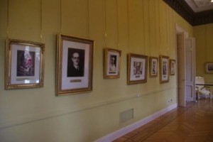 Argentinean scientists - the large portraits are Nobel prize-winners